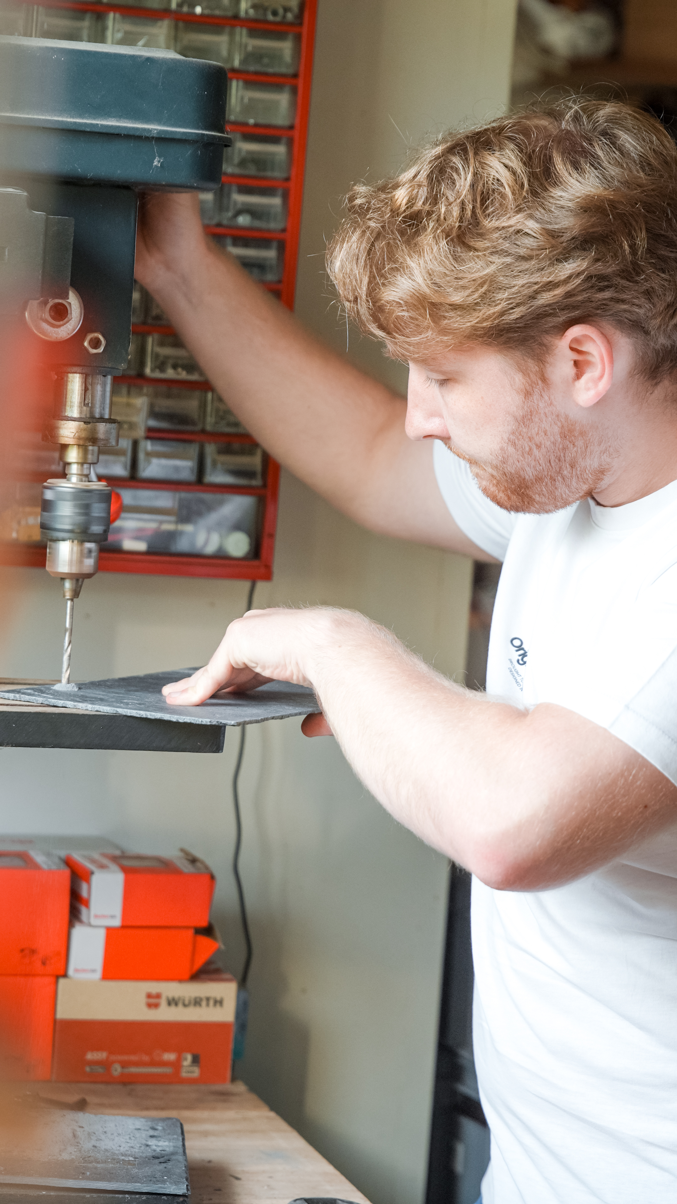 Christoph in der Werkstatt